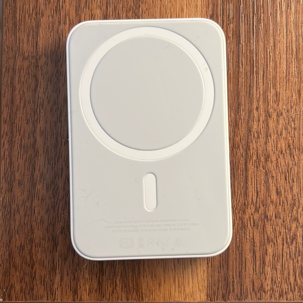 iPhone MagSafe portable charger